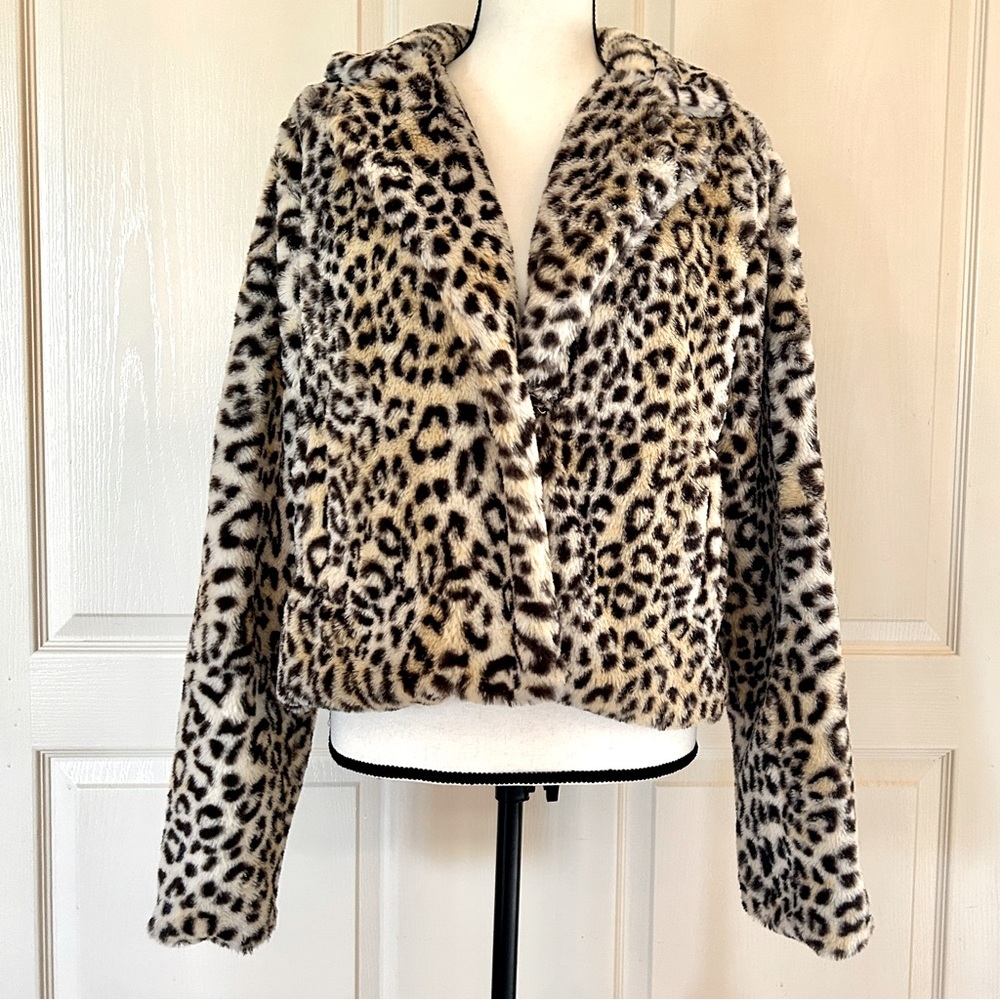 Angel Kiss faux fur leopard print jacket size large